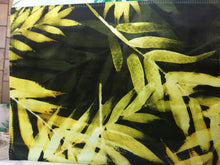 Load image into Gallery viewer, VELVET PRINT CUSHION
