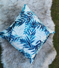 Load image into Gallery viewer, VELVET PRINT CUSHION
